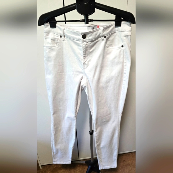 Stylish White Skinny Jeans - Picture 1 of 7